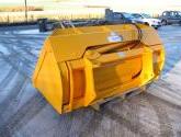 Side Tipping Bucket c/w Chute Extension