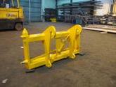 JCB 526 - Pin & Cone Quick Hitch Adapter